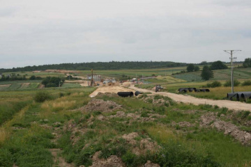 Wizytacja wicestarosty J. Pułki i dyr. ZDP R. Suchonia na przebudowywanej ul. Piłsudskiego