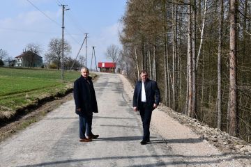 Trwają prace remontowe drogi powiatowej w Strzeżowie Pierwszym