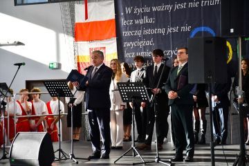 Uroczyste otwarcie nowej hali sportowej przy Liceum Ogólnokształcącym w Miechowie