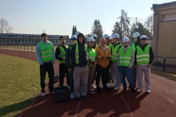 Od masztów po routery: dwa oblicza nowoczesnej teleinformatyki