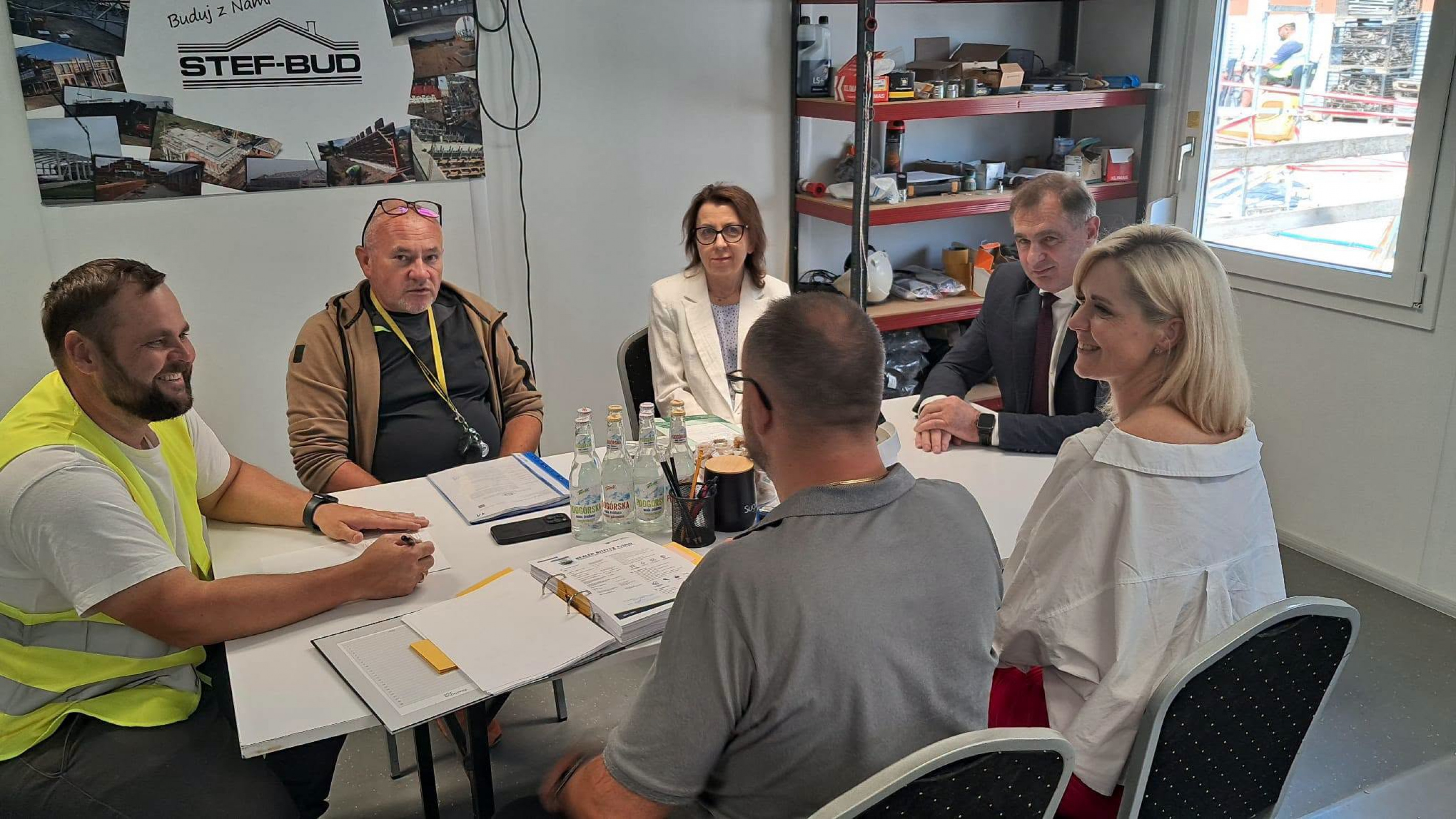 Narada koordynacyjna na placu budowy magazynu OLiOC