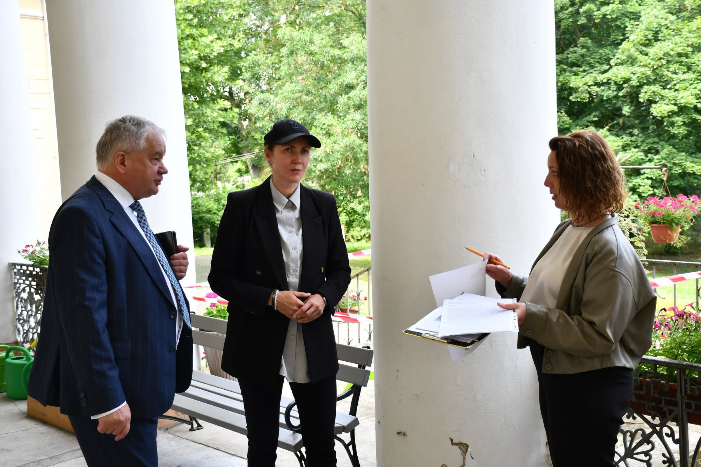 Małopolski Wojew&oacute;dzki Konserwator Zabytk&oacute;w z wizytą w Powiecie Miechowskim