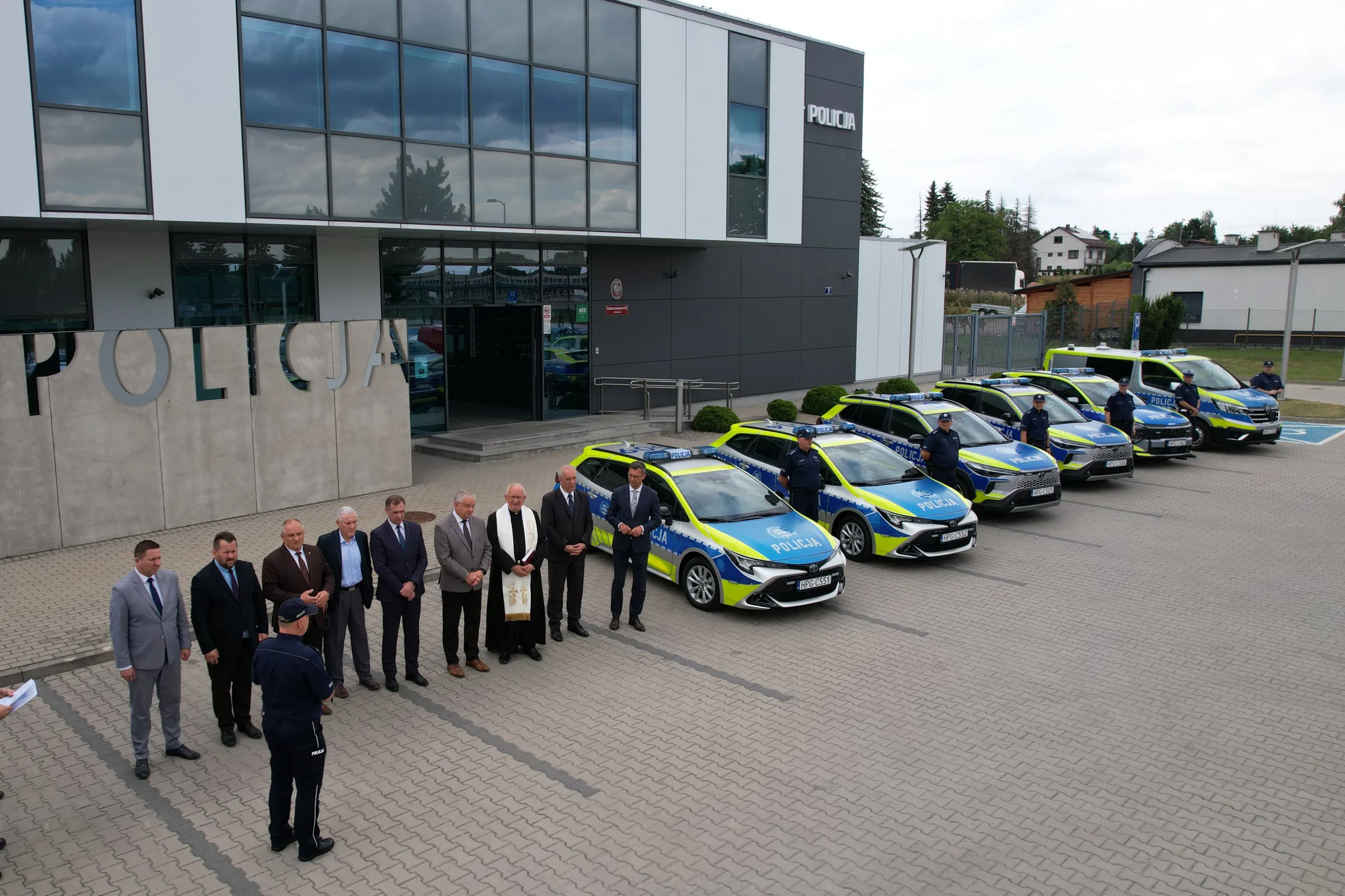 Nowe radiowozy dla Komendy Powiatowej Policji w Miechowie