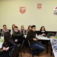 Opiekunowie uczni&oacute;w startujący w turnieju pożarniczym w KP PSP Miech&oacute;w