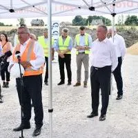 Minister Andrzej Adamczyk zainaugurował budowę odcinka S7 Moczydło - Miech&oacute;w