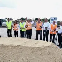 Symboliczne wbicie łopaty pod budowę odcinka trasy S7 Moczydło - Miech&oacute;w