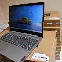 Jeden z laptop&oacute;w dla CAPS-u zakupionych w ramach projektu z funduszy europejskich