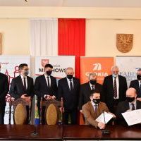 Uroczyste podpisanie umowy na odcinek S7 Miech&oacute;w - Szczepanowice