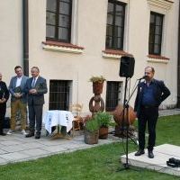 Marek Hołda opowiada o swojej tw&oacute;rczości malarskiej