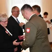 Mieszkańcy naszego powiatu odznaczeni &bdquo;Za zasługi dla obronności kraju&rdquo;