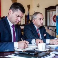 Wicemarszałek Łukasz Sm&oacute;łka z Przewodniczącym Rady Powiatu Krzysztofem Świerczkiem
