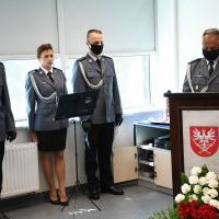 Komendant KPP Miech&oacute;w mł. insp. Andrzej Kot dziękuje podwładnym za ofiarną służbę