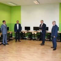 Nowa pracownika komputerowa ze środk&oacute;w Powiatu Miechowskiego