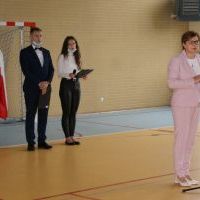 Uczni&oacute;w miechowskiego Ekonomika w nowym roku szkolnym powitała dyr. Marzena Samborska