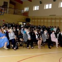 Uczniowie i grono pedagogiczne Zespołu Szkół Nr 1 zainaugurowali rok szkolny 2021/2022