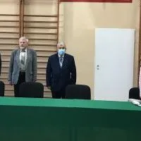 Kierownictwo Zespołu Szk&oacute;ł Nr 1 w Miechowie i Starosta Miechowski Jacek Kobyłka
