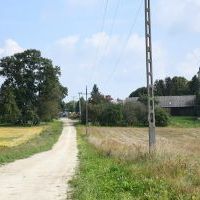 Jedna z dr&oacute;g wykonana w ramach zagospodarowania poscaleniowego w Chodowie