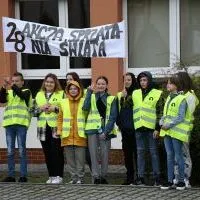 Uczniowie Szkoły Podstawowej w Dziaduszycach gotowi do akcji Sprzątania Świata