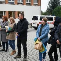 Przedstawiciele Powiatu Miechowskiego, Gminy Słabosz&oacute;w i goście wzięli udział w akcji sprzątania słaboszowskiej gminy
