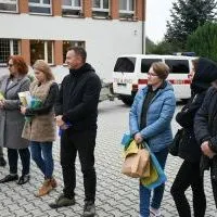 Przedstawiciele Powiatu Miechowskiego, Gminy Słabosz&oacute;w i goście wzięli udział w akcji sprzątania słaboszowskiej gminy