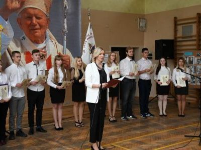 Monika Marzec, dyr. Zespołu Szkół Nr 2 w Miechowie wspomina patrona szkoły