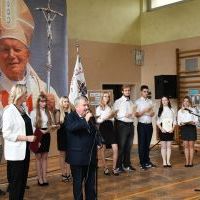 Starosta Miechowski Jacek Kobyłka powołując się na słowa patrona Jana Pawła II składa życzenia z okazji Dnia Edukacji Narodowej
