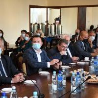 Samorządowcy, dyrektorzy, szefowie jednostek Powiatu Miechowskiego na spotkaniu z wojewodą