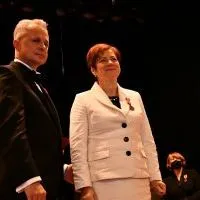 Marzena Samborska, dyr. ZS Nr 1 w Miechowie, wyr&oacute;żniona medalem KEN
