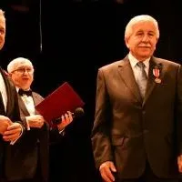Zygmunt Dr&oacute;żdż, były dyr. LO w Miechowie, wyr&oacute;żniony medalem KEN
