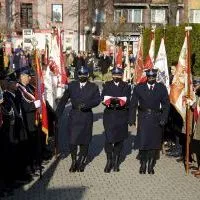 Poczet flagowy KP PSP Miech&oacute;w na Rynku w Miechowie