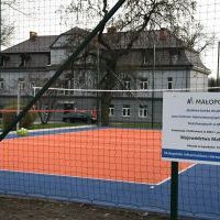 Boisko przy CAPS w Miechowie zrealizowane z projektu &bdquo;Małopolska infrastruktura rekreacyjno-sportowa - MIRS&rdquo; 2021