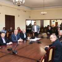 Samorządowcy, skarbnicy i hotelarze Powiatu Miechowskiego na spotkaniu w sprawie uchodźc&oacute;w