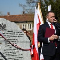 Prezes IPN dr Karol Nawrocki na uroczystym odsłonięciu Pomnika Rodziny Barank&oacute;w