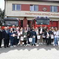 Laureaci i uczestnicy powiatowego Og&oacute;lnopolskiego Turnieju Wiedzy Pożarniczej - Miech&oacute;w 2022