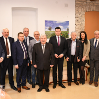 Włodarze samorząd&oacute;w Powiatu Miechowskiego z Wicemarszałkiem Łukaszem Sm&oacute;łką