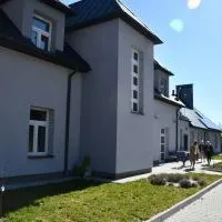 Odnowiony budynek po szkole w Rzędowicach, w kt&oacute;rym przebywają uchodźcy z Ukrainy