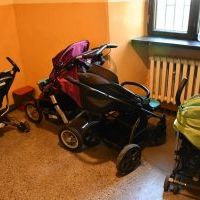 W&oacute;zki dziecięce uchodźc&oacute;w w Zamku w Książu Wielkim