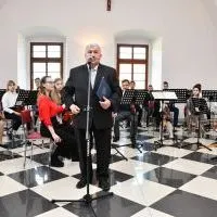 Miechowskie obchody 231. rocznicy uchwalenia Konstytucji 3 Maja - wystąpienie Starosty Miechowskiego Jacka Kobyłki