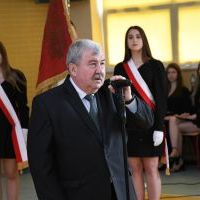 Jacek Kobyłka, Starosta Powiatu Miechowskiego gratuluje absolwent&oacute;w ukończenia szkoły