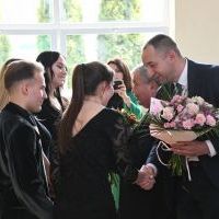 Podziękowania od absolwent&oacute;w dla członk&oacute;w Zarządu Powiatu Miechowskiego