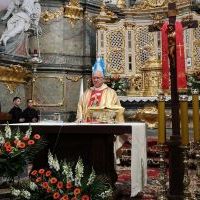 Msza św. w intencji strażak&oacute;w w Bazylice Grobu Bożego w Miechowie
