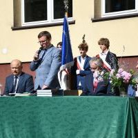 p.o. dyr. Krzysztof Gajos podsumowuje rok szkolny 2021/2022 w Liceum Og&oacute;lnokształcącym w Miechowie