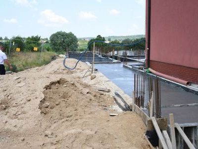 Kończą się prace ziemne i fundamentowe przy budowie sali gimnastycznej w Zagorzycach