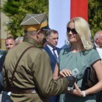 Monika Marzec, dyr. ZS Nr 2 uhonorowana za wsparcie uczestnik&oacute;w Marszu Szlakiem I Kompanii Kadrowej