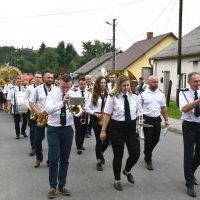 Korow&oacute;d dożynkowy prowadzi Orkiestra z Książa Wielkiego