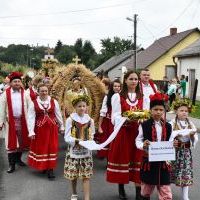 R&oacute;żne pokolenia kultywują tradycje dożynkowe w Powiecie Miechowskim