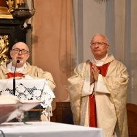 Mszę św. w intencji rolnik&oacute;w Powiatu Miechowskiego odprawili ks. proboszczowie: Edward Nowak z Parafii Książ Wielki i Franciszek Siarek z Parafii Miech&oacute;w