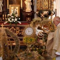 Poświęcenie wieńc&oacute;w dożynkowych w Książu Wielkim