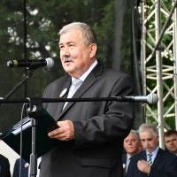 Do rolnik&oacute;w, mieszkańc&oacute;w Miechowszczyzny i gości przemawia Starosta Miechowski Jacek Kobyłka