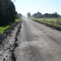 Droga powiatowa w kozłowskim Rogowie w trakcie przebudowy z udziałem Rządowego Funduszu Rozwoju Dr&oacute;g